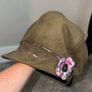 Screamer green/brown Cap with Floral Detail